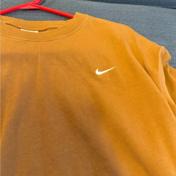 Nike T Shirt - Picture 2 of 4